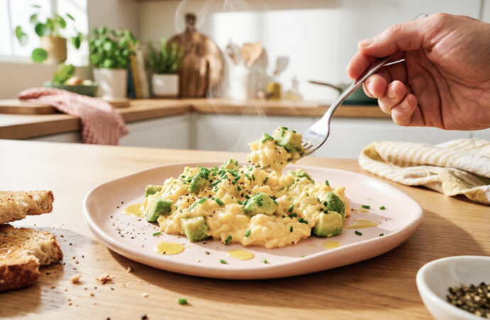 Szybkie posiłki low-carb (do 20 minut). Pomysły na 10 prostych i sycących dań