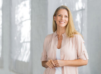 Wellbeing w okresie menopauzy: jak dbać o ciało i psychikę? Poradnik i FAQ