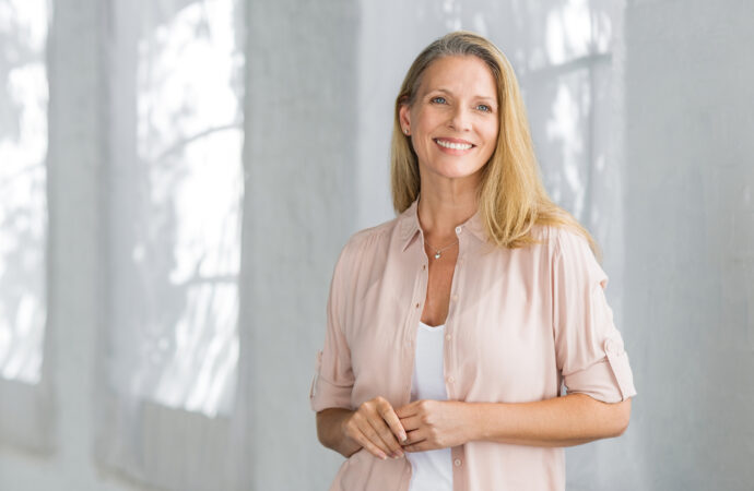 Wellbeing w okresie menopauzy: jak dbać o ciało i psychikę? Poradnik i FAQ