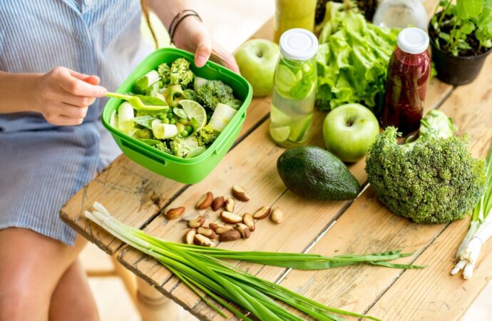 Dirty Dozen i Clean Fifteen 2026: jakie warzywa i owoce kupować [pestycydy]