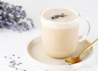 Lawendowe latte i inne produkty z lawendą: trend, ale czy zdrowy wybór