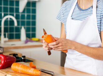 Lista zdrowych przekąsek. Co jeść między posiłkami, żeby mieć energię?