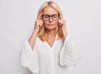 Menopauza – objawy, wiek, leczenie i dieta. Wszystko, co warto wiedzieć