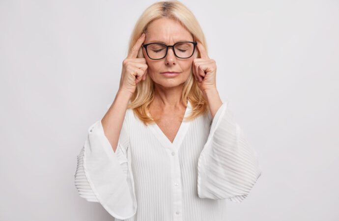 Menopauza – objawy, wiek, leczenie i dieta. Wszystko, co warto wiedzieć