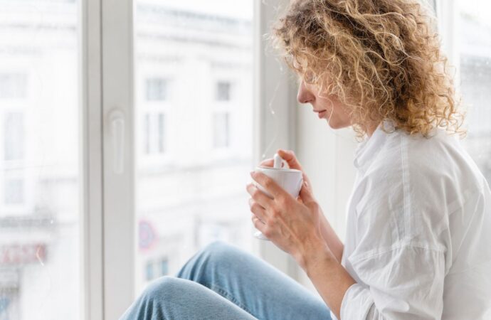 Uziemianie psychologiczne – na czym polega i jak pomaga wrócić do tu i teraz?